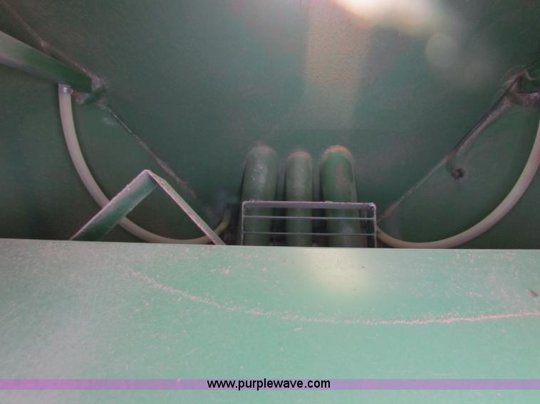 image for item B7340 1996 John Deere 787 Air Seeder Cart