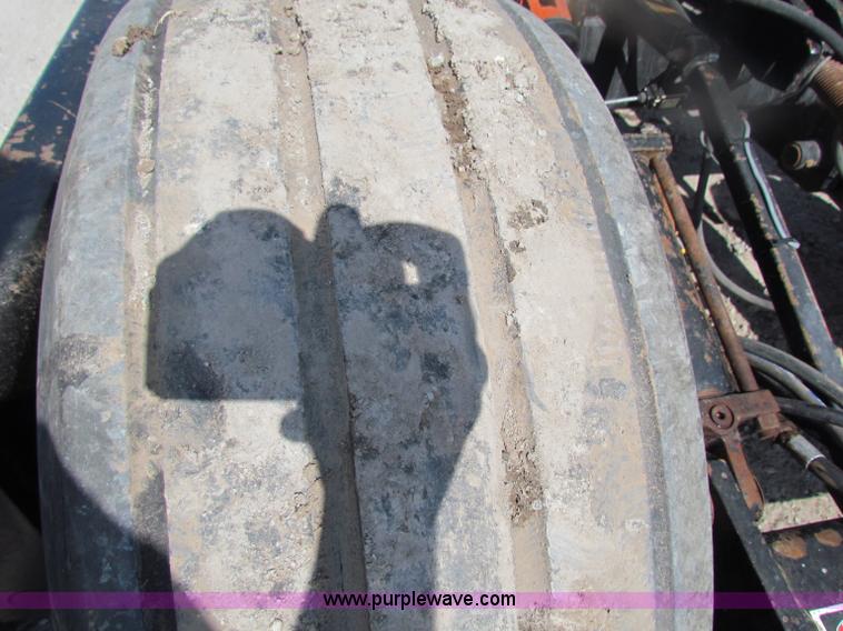 image for item B7340 1996 John Deere 787 Air Seeder Cart