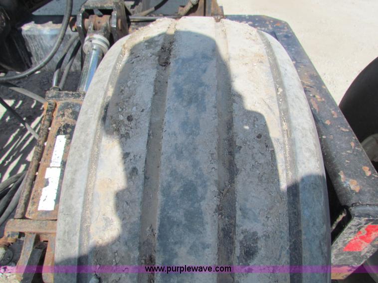 image for item B7340 1996 John Deere 787 Air Seeder Cart