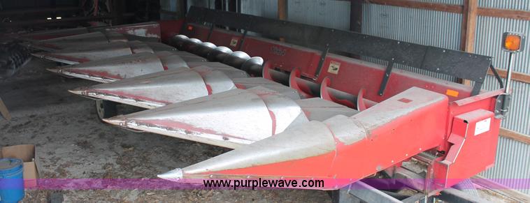 image for item C2688 Case IH 1064 corn header