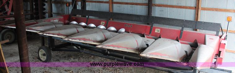 image for item C2688 Case IH 1064 corn header
