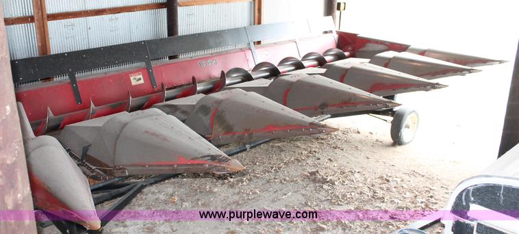 image for item C2688 Case IH 1064 corn header