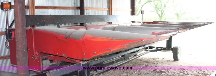 image for item C2688 Case IH 1064 corn header