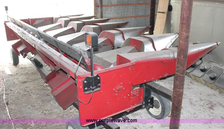 image for item C2688 Case IH 1064 corn header