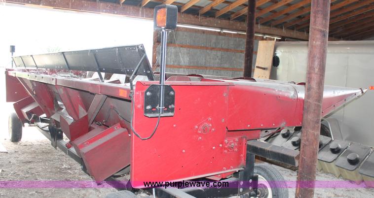 image for item C2688 Case IH 1064 corn header
