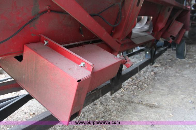 image for item C2688 Case IH 1064 corn header