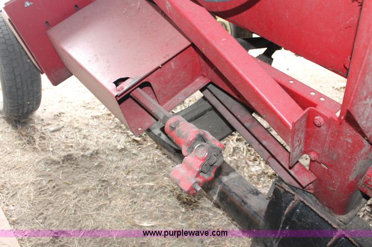 image for item C2688 Case IH 1064 corn header