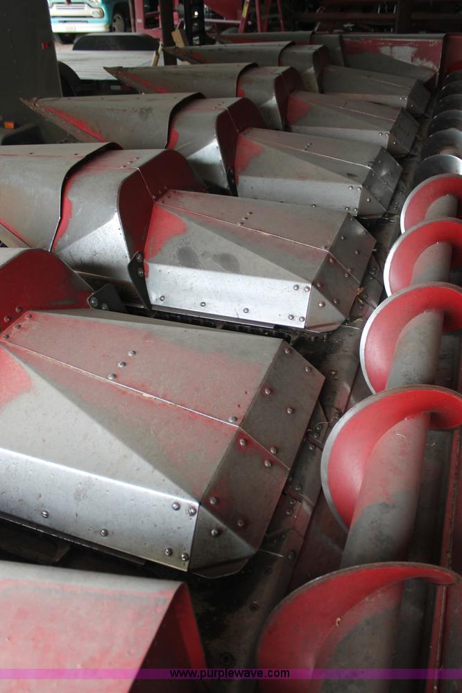 image for item C2688 Case IH 1064 corn header