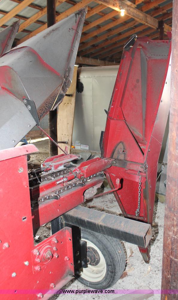 image for item C2688 Case IH 1064 corn header