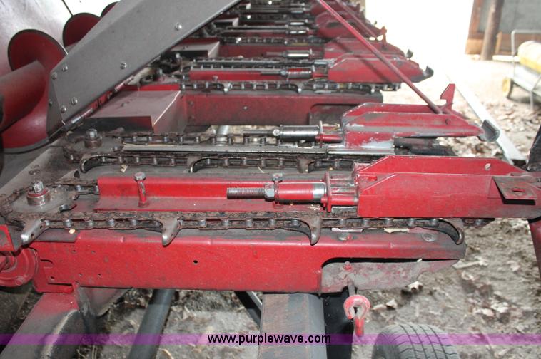 image for item C2688 Case IH 1064 corn header