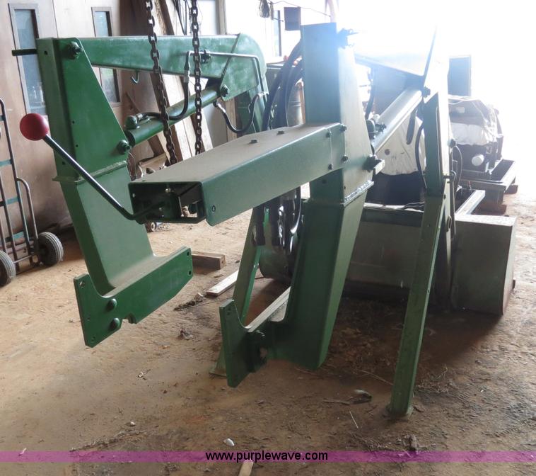 image for item C9732 John Deere 175 loader