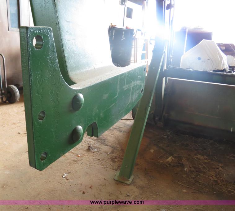image for item C9732 John Deere 175 loader