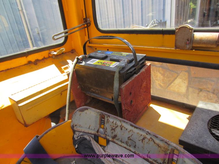 image for item D2048 Massey-Ferguson 30B tractor