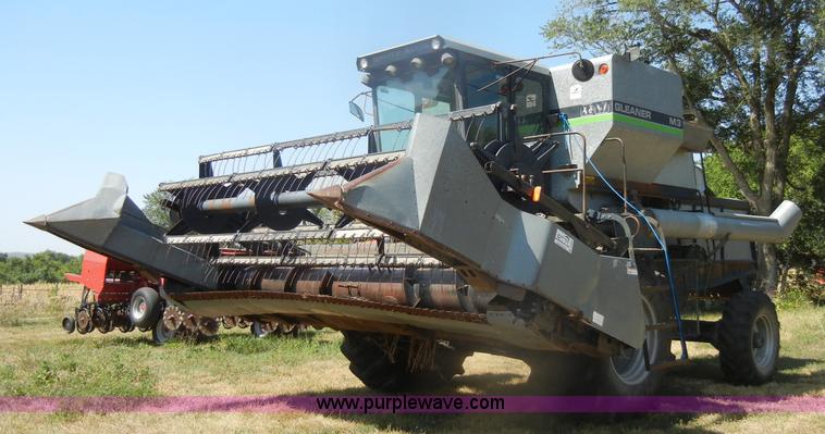 image for item D4296 1986 Gleaner M3 RWA combine
