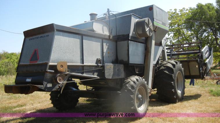 image for item D4296 1986 Gleaner M3 RWA combine