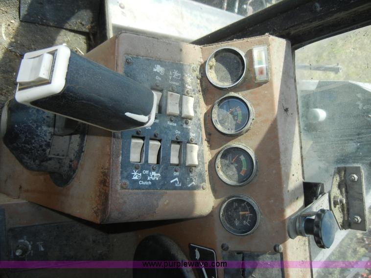 image for item D4296 1986 Gleaner M3 RWA combine