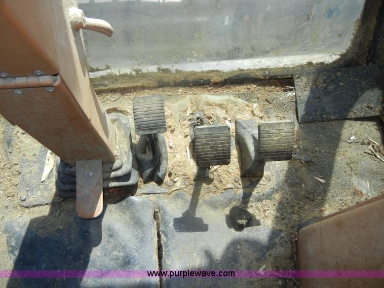 image for item D4296 1986 Gleaner M3 RWA combine