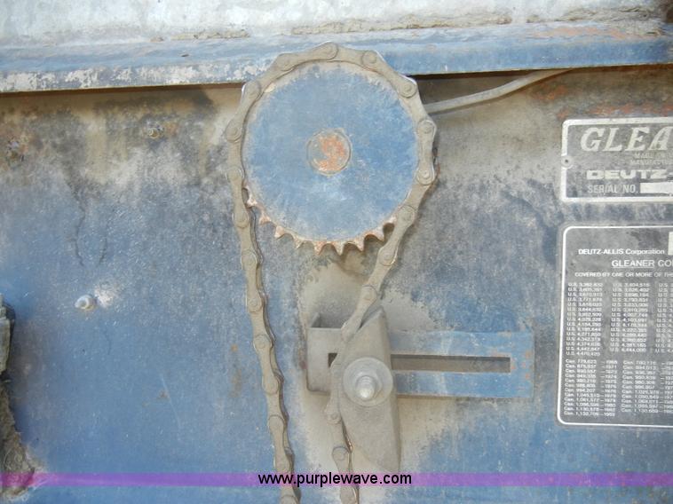 image for item D4296 1986 Gleaner M3 RWA combine