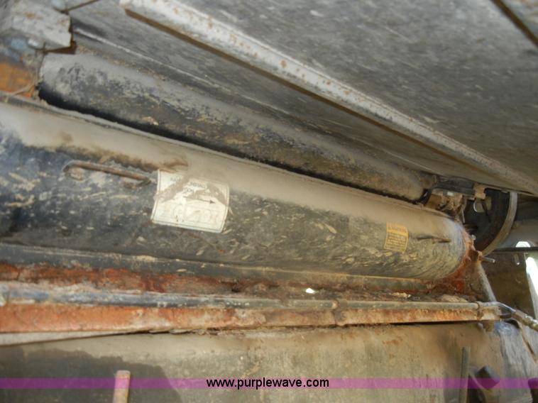 image for item D4296 1986 Gleaner M3 RWA combine