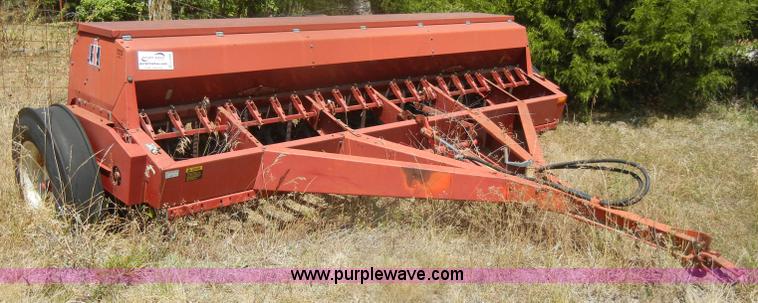 image for item D4298 International 5100 drill