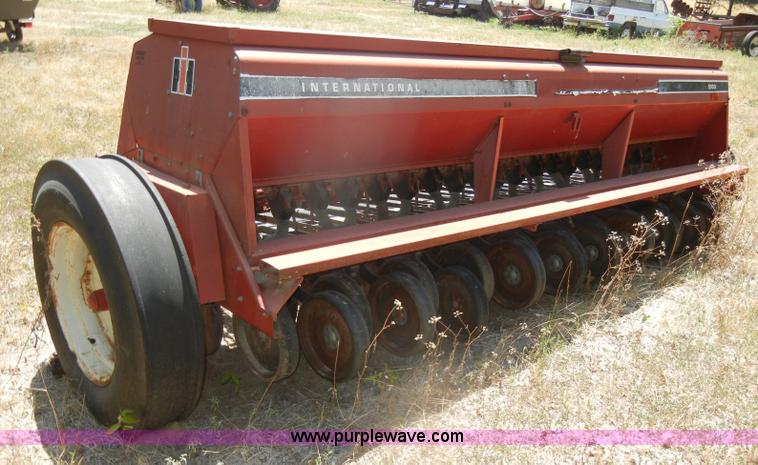 image for item D4298 International 5100 drill