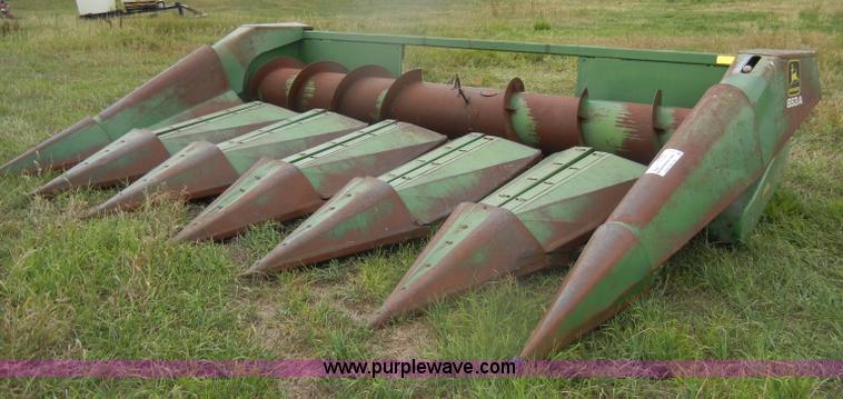 image for item D4318 John Deere 653A six row header