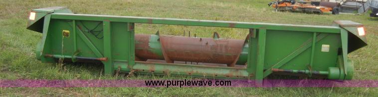 image for item D4318 John Deere 653A six row header