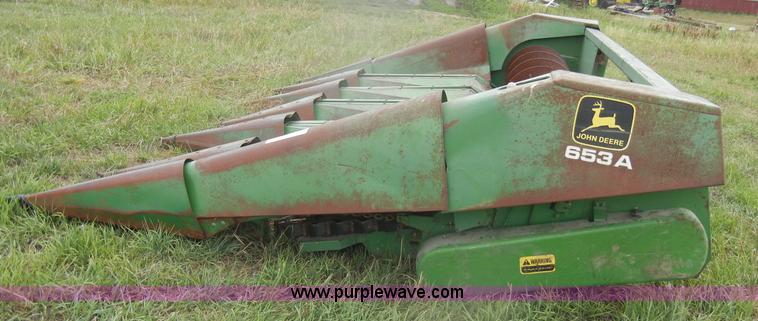 image for item D4318 John Deere 653A six row header