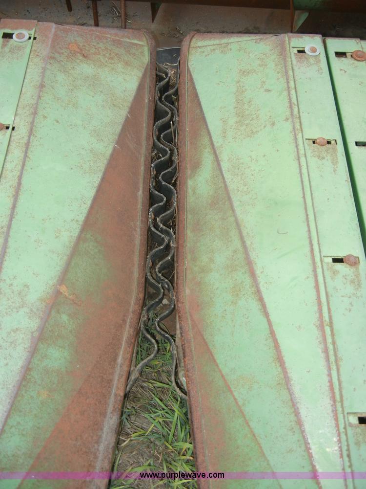 image for item D4318 John Deere 653A six row header