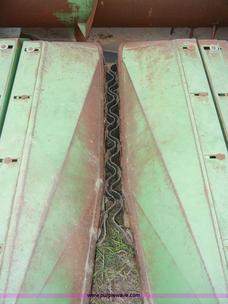 image for item D4318 John Deere 653A six row header