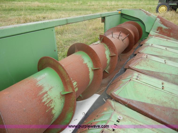 image for item D4318 John Deere 653A six row header