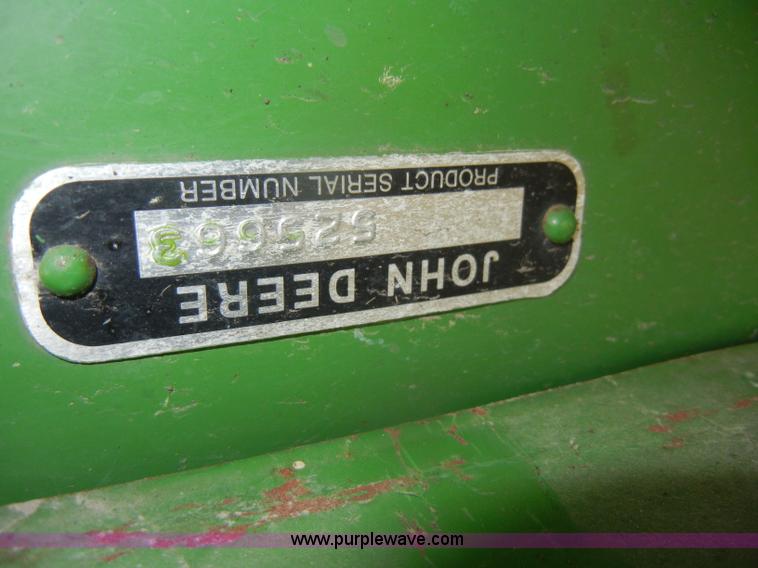 image for item D4318 John Deere 653A six row header