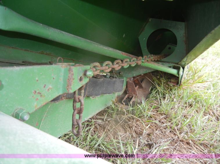 image for item D4318 John Deere 653A six row header