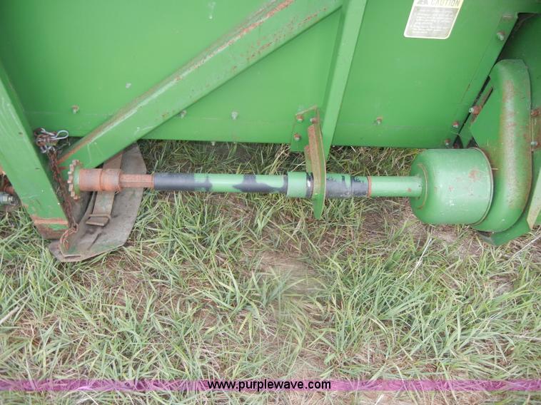 image for item D4318 John Deere 653A six row header