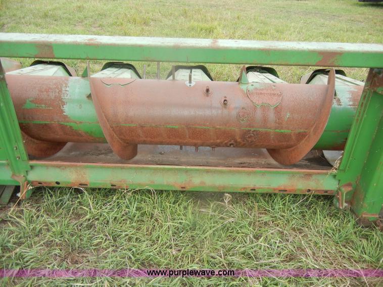 image for item D4318 John Deere 653A six row header