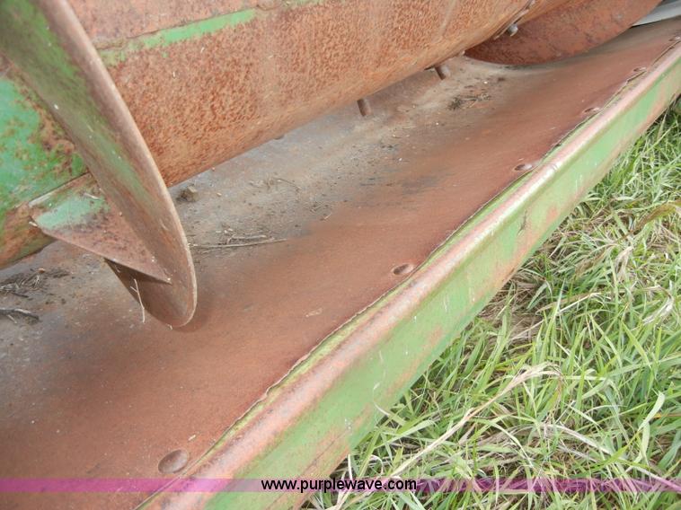 image for item D4318 John Deere 653A six row header