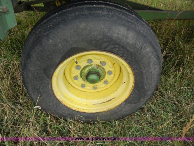 image for item D4319 John Deere 714A forage wagon