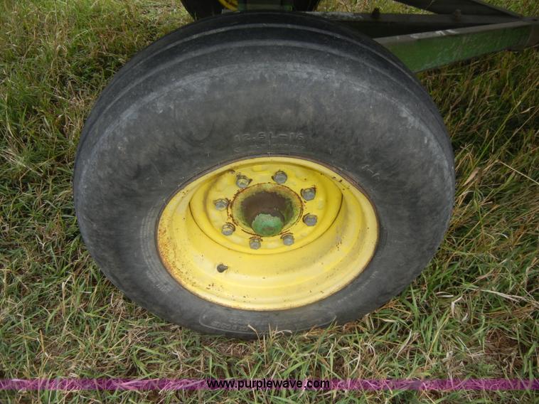 image for item D4319 John Deere 714A forage wagon