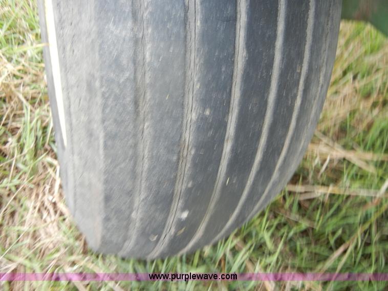 image for item D4320 John Deere 714A forage wagon