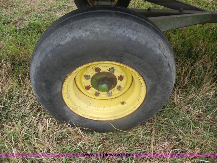 image for item D4320 John Deere 714A forage wagon