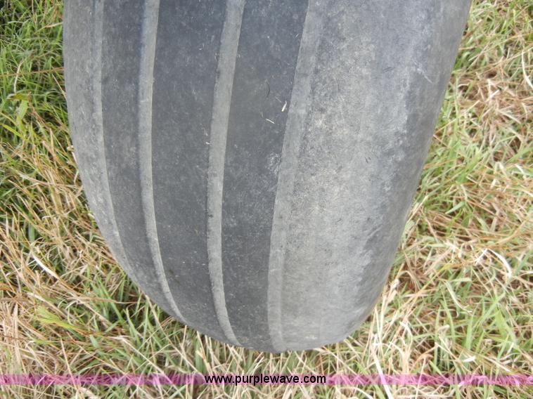 image for item D4320 John Deere 714A forage wagon