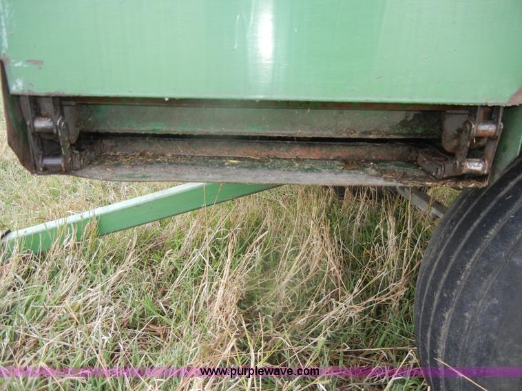image for item D4320 John Deere 714A forage wagon