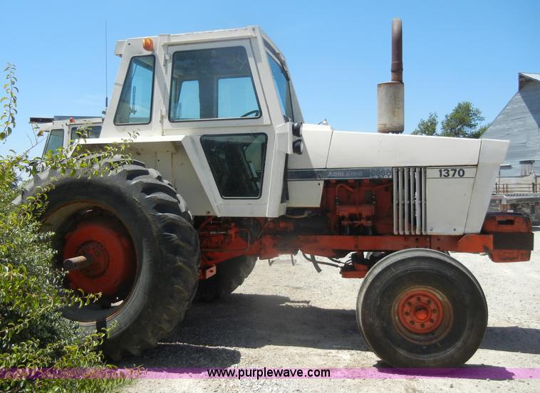 image for item D4378 1978 Case 1370 tractor