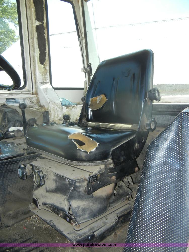 image for item D4378 1978 Case 1370 tractor