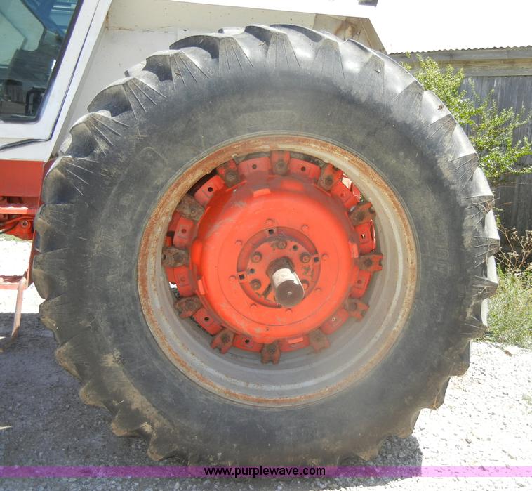 image for item D4378 1978 Case 1370 tractor