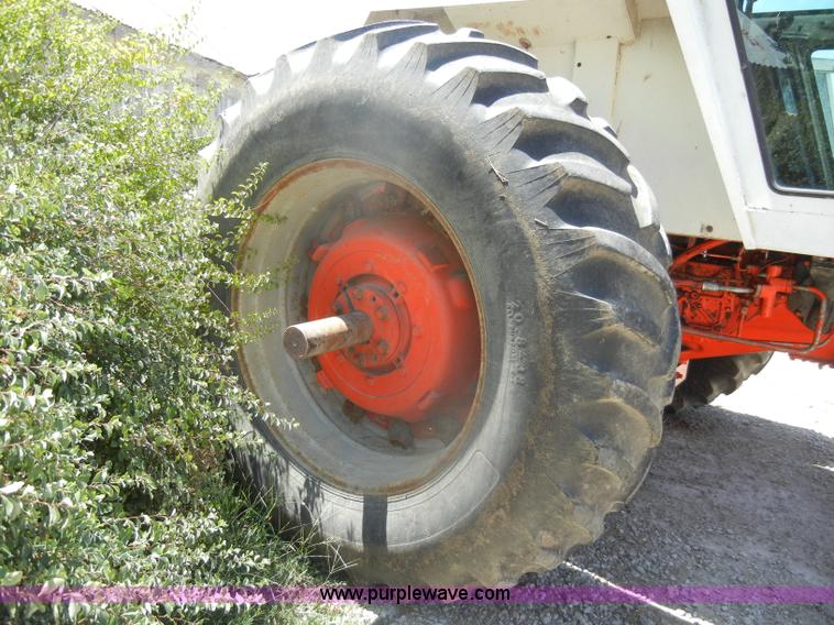 image for item D4378 1978 Case 1370 tractor