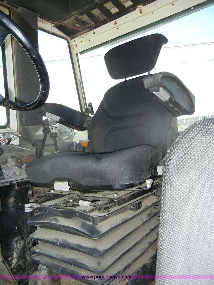 image for item D4379 1979 Case 2290 tractor