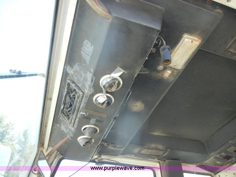 image for item D4379 1979 Case 2290 tractor