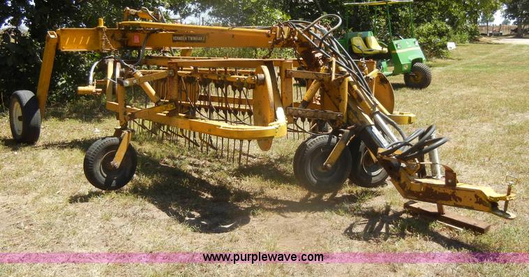 image for item D4380 Vermeer R21A twin rake