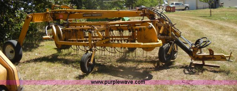 image for item D4380 Vermeer R21A twin rake